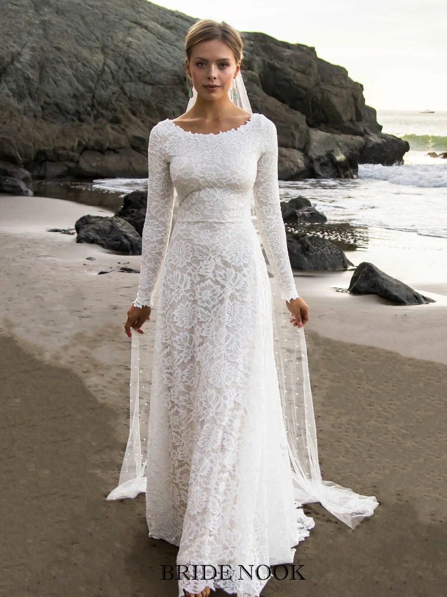 Lace Wedding Dress | dresses for a beach wedding | Bride Nook