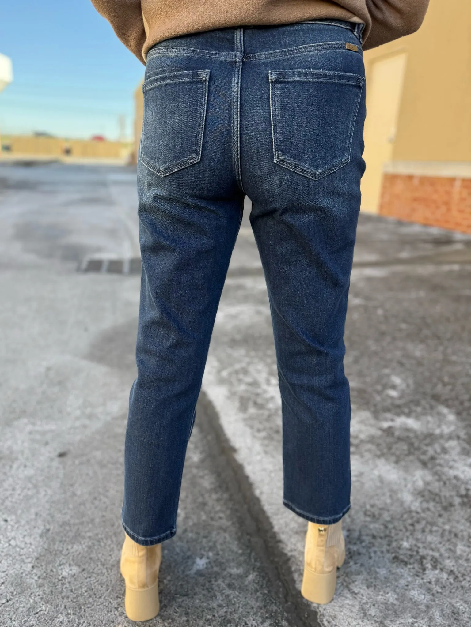 Mallie Slim Straight Jeans