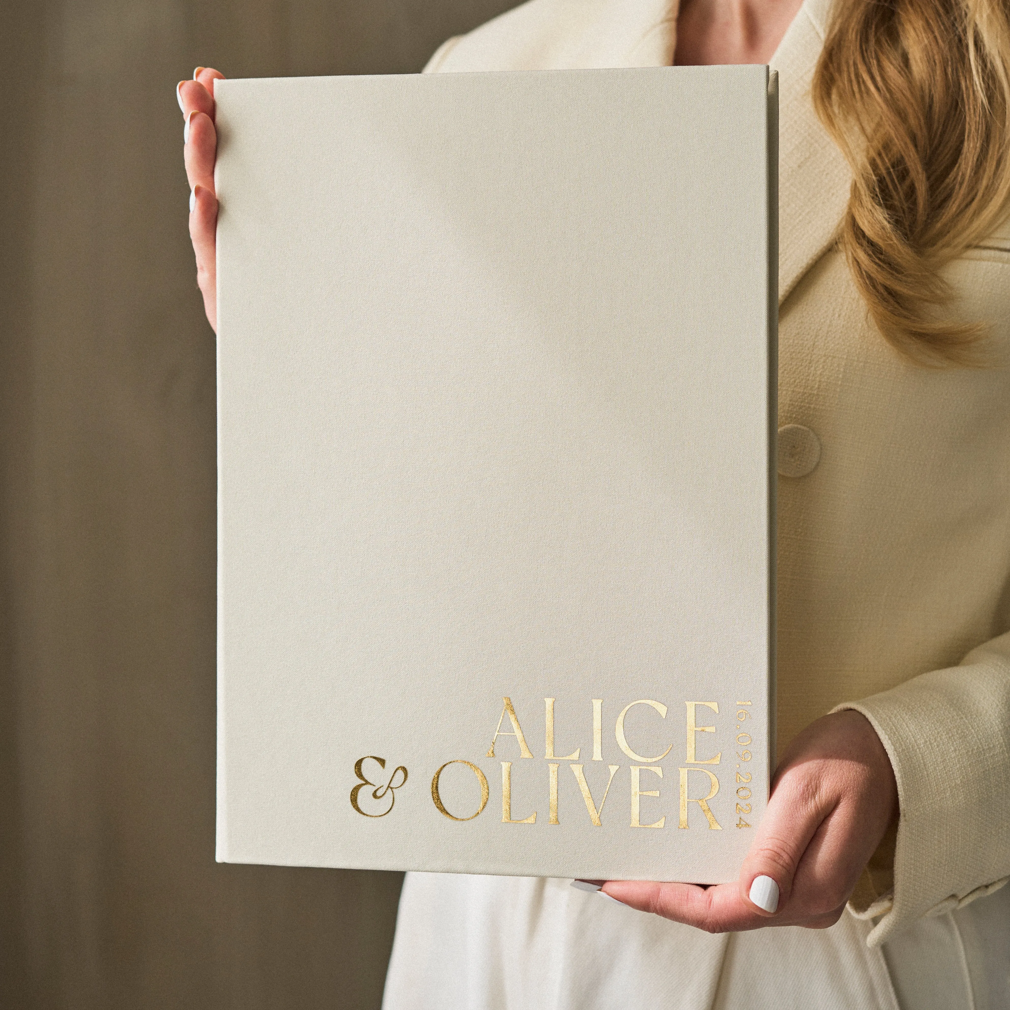 Silky White   Real Gold | Guest Book ♡